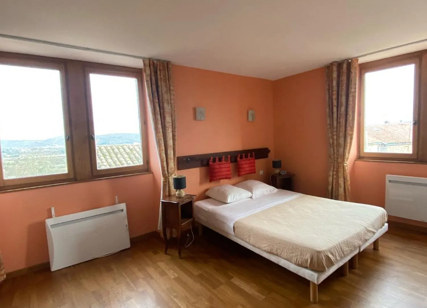 Värdshus Auberge Des Trois Ami-Es Vinezac