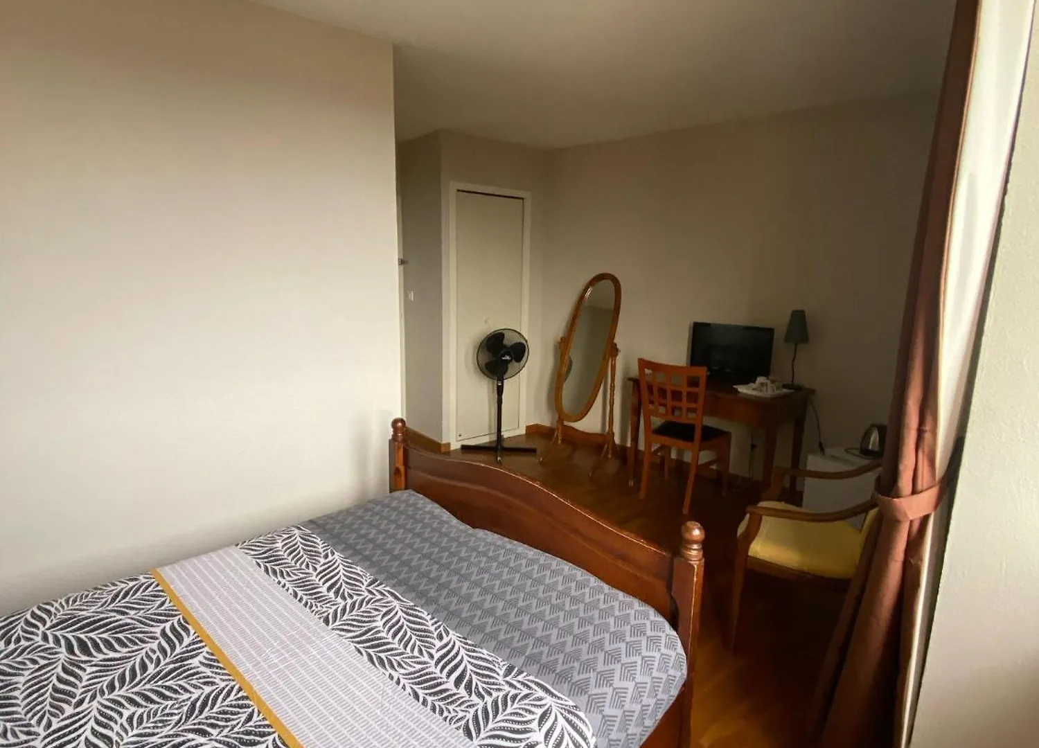 Auberge Des Trois Ami-Es Vinezac 0*,